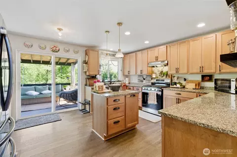 Kitchen - 14005 Cedar Ct, Sultan, WA 98294 photo 1 of 4