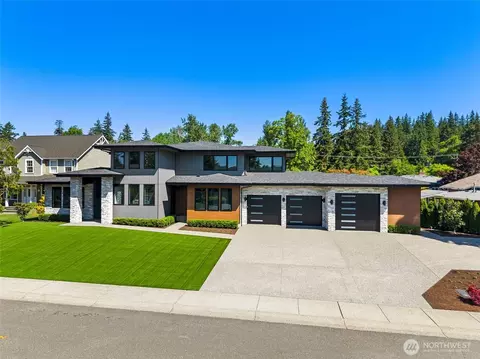 3709 E Connecticut St, Bellingham, WA 98226