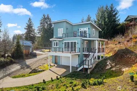 41 N Mardell Ave, Hoodsport, WA 98548