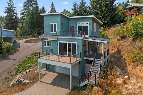 41 N Mardell Ave, Hoodsport, WA 98548