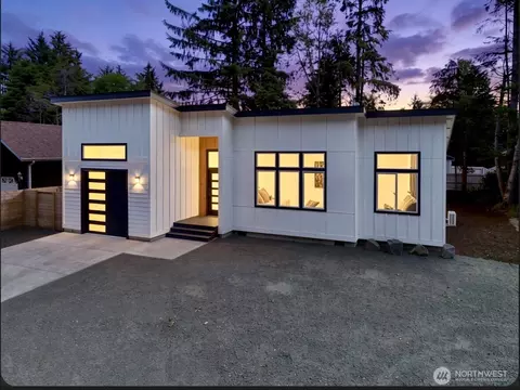 382 Lake View Loop NE, Ocean Shores, WA 98569