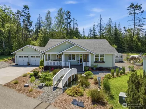 651 Happy View Ln, Sequim, WA 98382