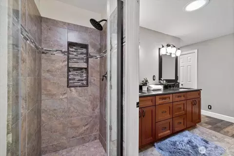 Bath - 2525 149th Ct SE, Mill Creek, WA 98012 photo 2 of 4