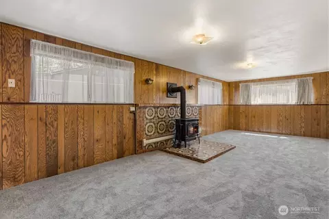 Living - 15406 24th Ave E, Tacoma, WA 98445 photo 8 of 8