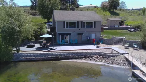 6 Marions Cove Rd, Republic, WA 99166