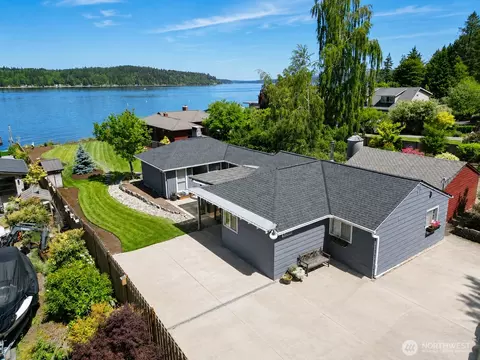 3262 Beach Dr E, Port Orchard, WA 98366