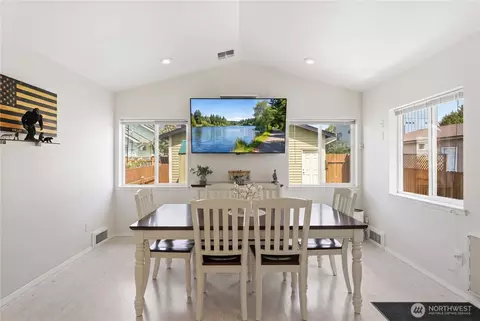 Dining - 710 N 68th St, Seattle, WA 98103 photo 2 of 2