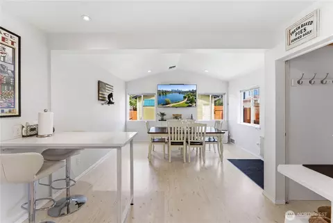 Dining - 710 N 68th St, Seattle, WA 98103 photo 1 of 2