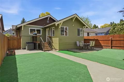 Exterior - 710 N 68th St, Seattle, WA 98103 photo 5 of 8