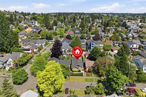 View/Area - 710 N 68th St, Seattle, WA 98103 photo 6 of 7