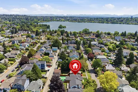 View/Area - 710 N 68th St, Seattle, WA 98103 photo 1 of 7