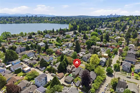 View/Area - 710 N 68th St, Seattle, WA 98103 photo 4 of 7