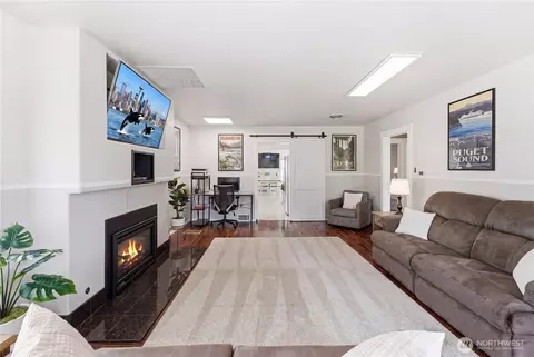 Living - 710 N 68th St, Seattle, WA 98103 photo 2 of 3