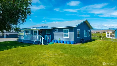 225 Robinson Canyon Rd, Omak, WA 98841