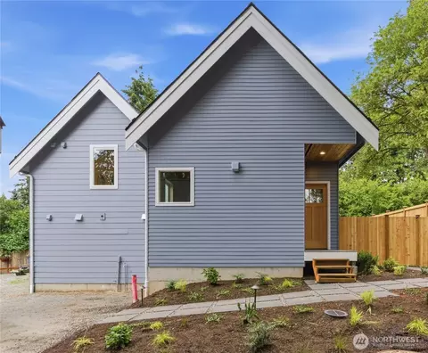 11737 40th Ave NE #C, Seattle, WA 98125