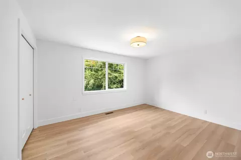 Bedroom - 121 W Winesap Rd, Bothell, WA 98012 photo 2 of 3