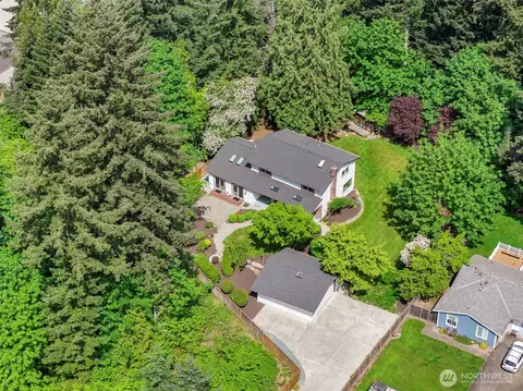 View/Area - 121 W Winesap Rd, Bothell, WA 98012 photo 2 of 2
