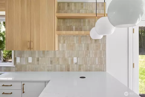 Kitchen - 121 W Winesap Rd, Bothell, WA 98012 photo 1 of 4