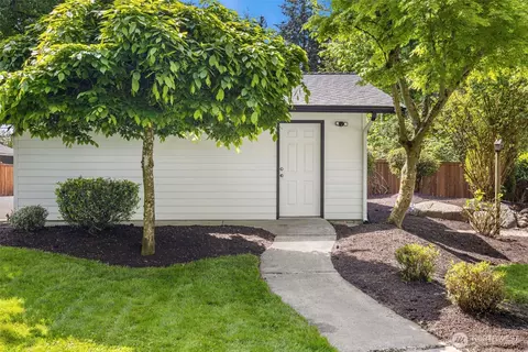 Exterior - 121 W Winesap Rd, Bothell, WA 98012 photo 4 of 4