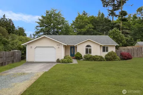2220 Williams Rd, Oak Harbor, WA 98277