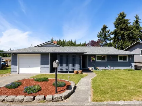 141 Oak Ln, Port Angeles, WA 98362