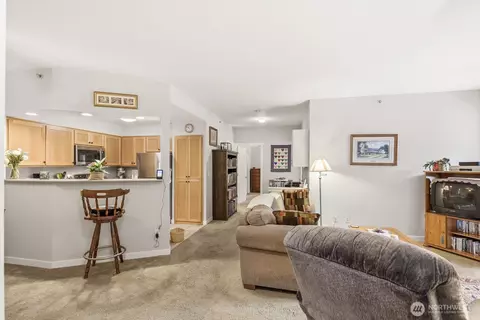 Living - 15300 112th Ave NE #A204, Bothell, WA 98011 photo 1 of 4