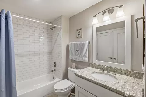 Bath - 15300 112th Ave NE #A204, Bothell, WA 98011 photo 2 of 2