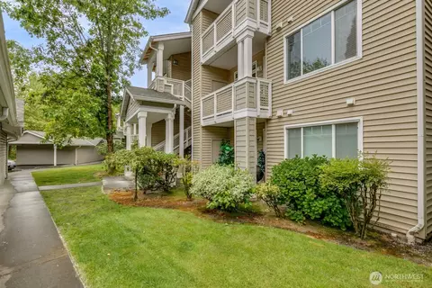 Exterior - 15300 112th Ave NE #A204, Bothell, WA 98011 photo 5 of 7