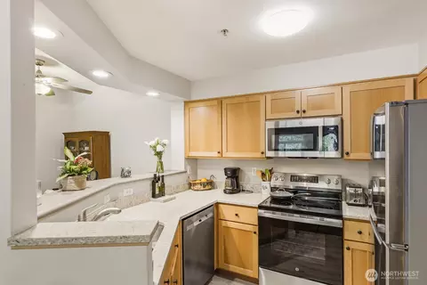 Kitchen - 15300 112th Ave NE #A204, Bothell, WA 98011 photo 3 of 5