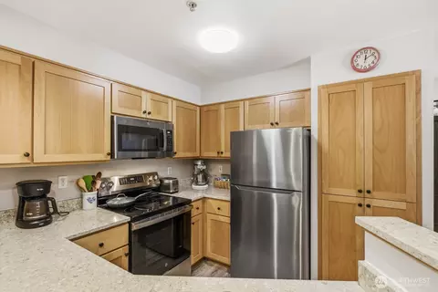 Kitchen - 15300 112th Ave NE #A204, Bothell, WA 98011 photo 2 of 5