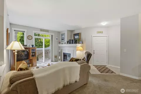 Living - 15300 112th Ave NE #A204, Bothell, WA 98011 photo 4 of 4