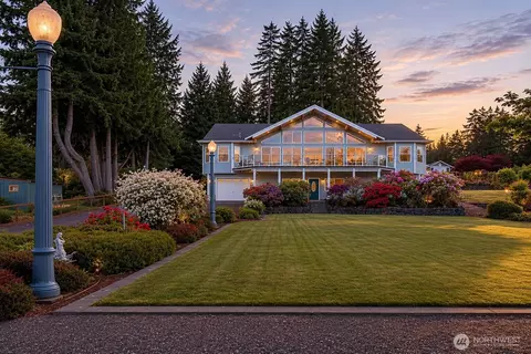 8151 E Seaview Dr, Port Orchard, WA 98366