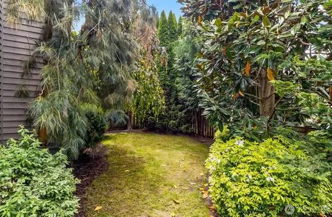 Exterior - 18410 11th Dr SE, Bothell, WA 98012 photo 7 of 7