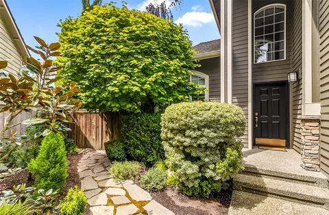 Exterior - 18410 11th Dr SE, Bothell, WA 98012 photo 2 of 7