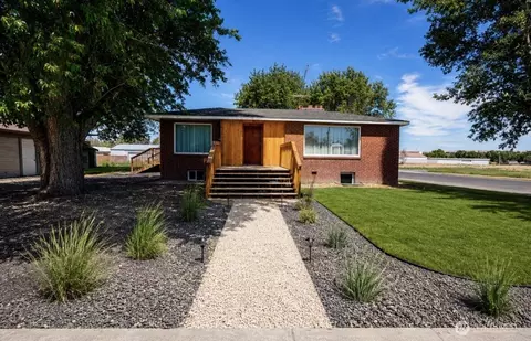 134 4th Ave SE, Soap Lake, WA 98851