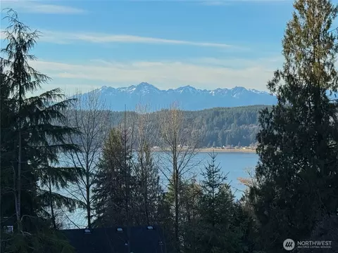 100 E Lakewood Dr, Belfair, WA 98528