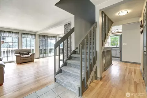 Entry Way - 4914 Dover St, Everett, WA 98203 photo 2 of 2