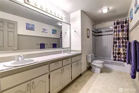 Bath - 4914 Dover St, Everett, WA 98203 photo 1 of 4