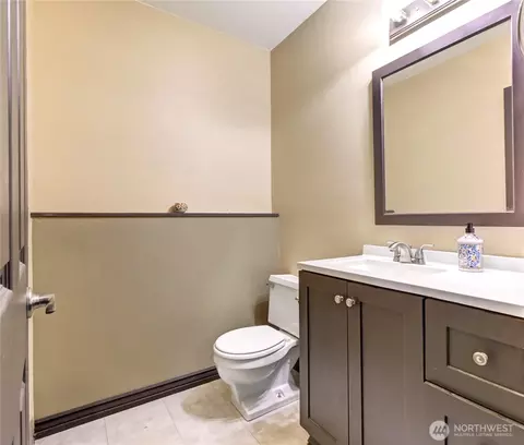 Bath - 4914 Dover St, Everett, WA 98203 photo 4 of 4