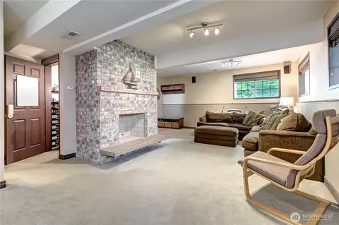 Living - 4914 Dover St, Everett, WA 98203 photo 5 of 5