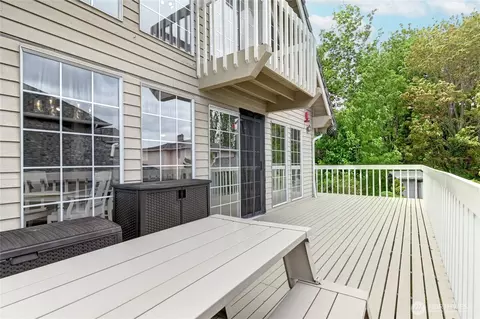 Exterior - 4914 Dover St, Everett, WA 98203 photo 4 of 6