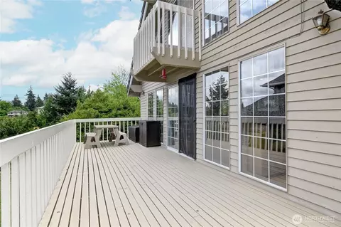 Exterior - 4914 Dover St, Everett, WA 98203 photo 5 of 6