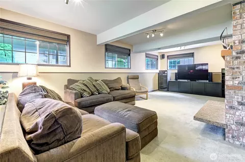 Living - 4914 Dover St, Everett, WA 98203 photo 4 of 5