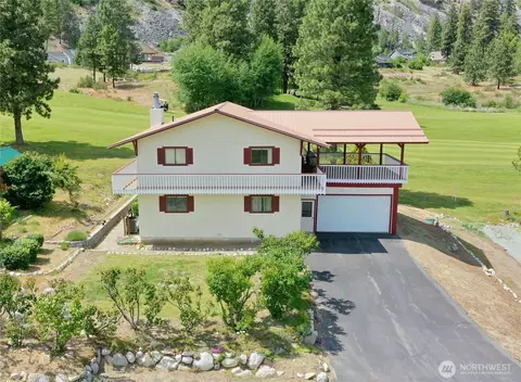 81 Golf Course Dr, Pateros, WA 98846