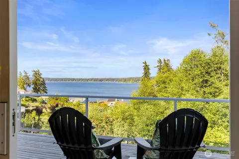 10566 Ogle Rd NE, Poulsbo, WA 98370