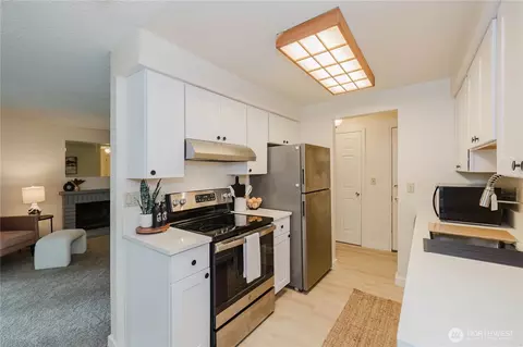 3400 Narrows View Ln NE #104, Bremerton, WA 98310