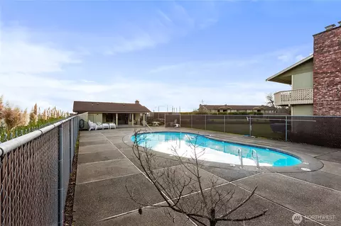 3400 Narrows View Ln NE #104, Bremerton, WA 98310