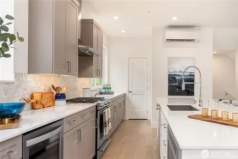Kitchen - 9632 NE 183rd St #A, Bothell, WA 98011 photo 2 of 2