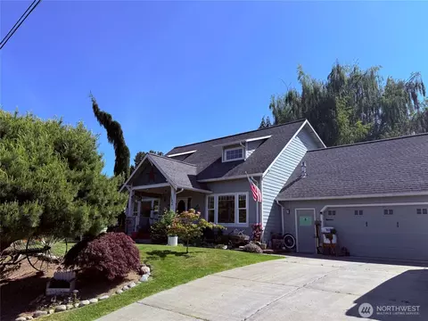 1106 N 8th St, Mount Vernon, WA 98273