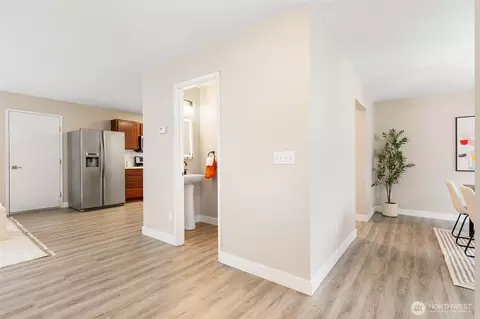 Entry Way - 3919 154th Pl SE, Bothell, WA 98012 photo 3 of 5